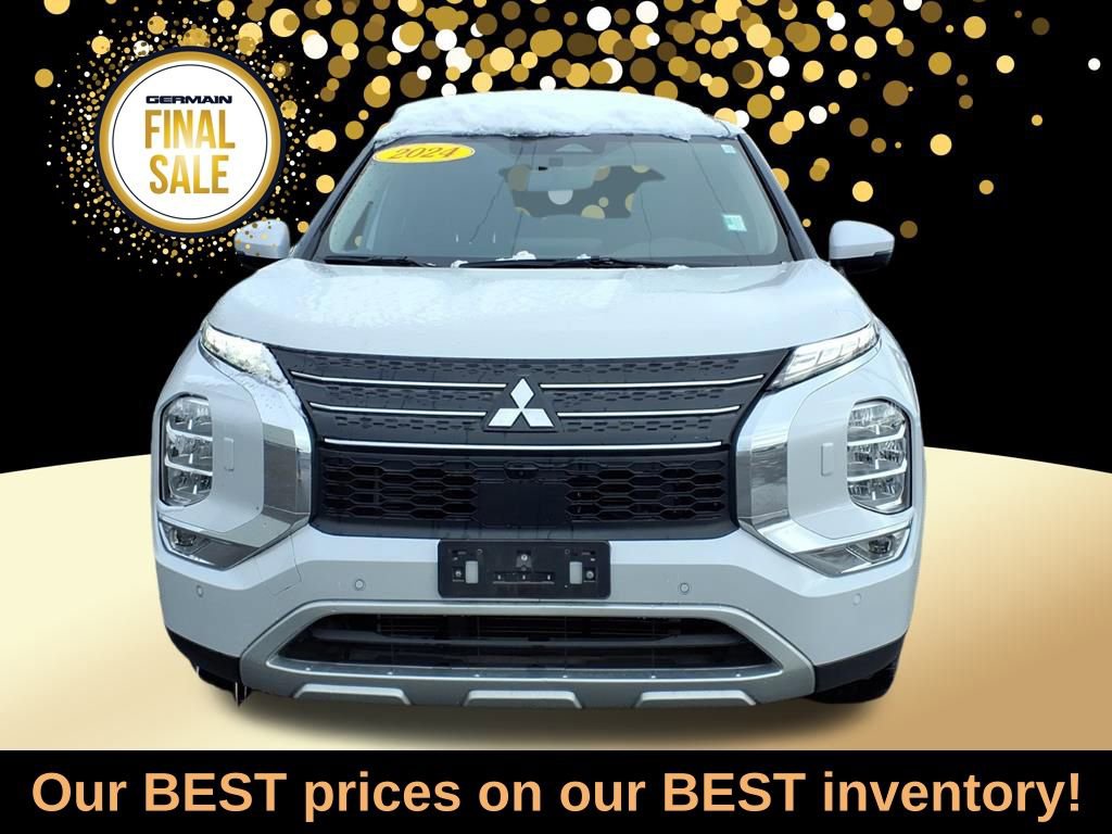Used 2024 Mitsubishi Outlander SE image 3