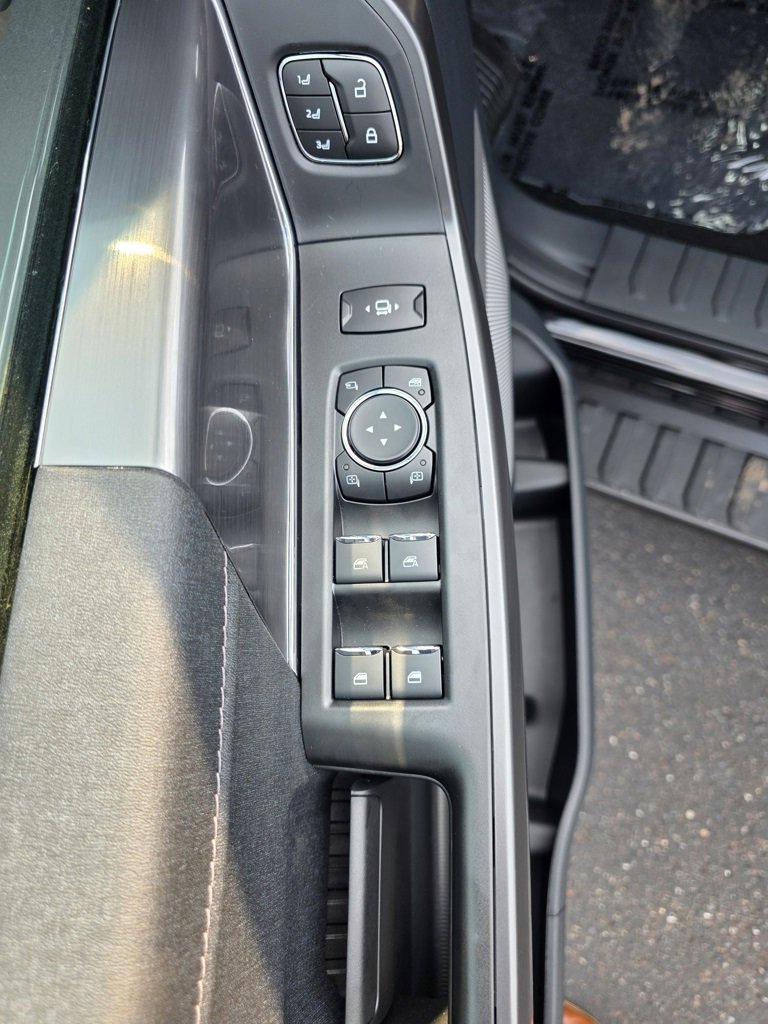 New 2025 Ford F150 Lariat w/ Equipment Group 501A Mid image 12