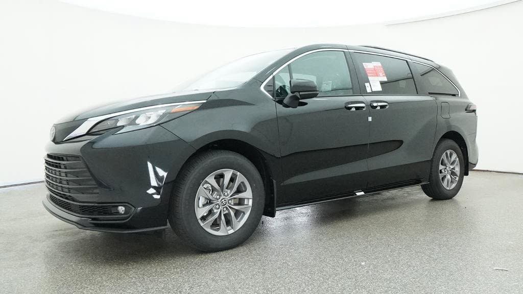 New 2026 Toyota Sienna XLE FWD image 17