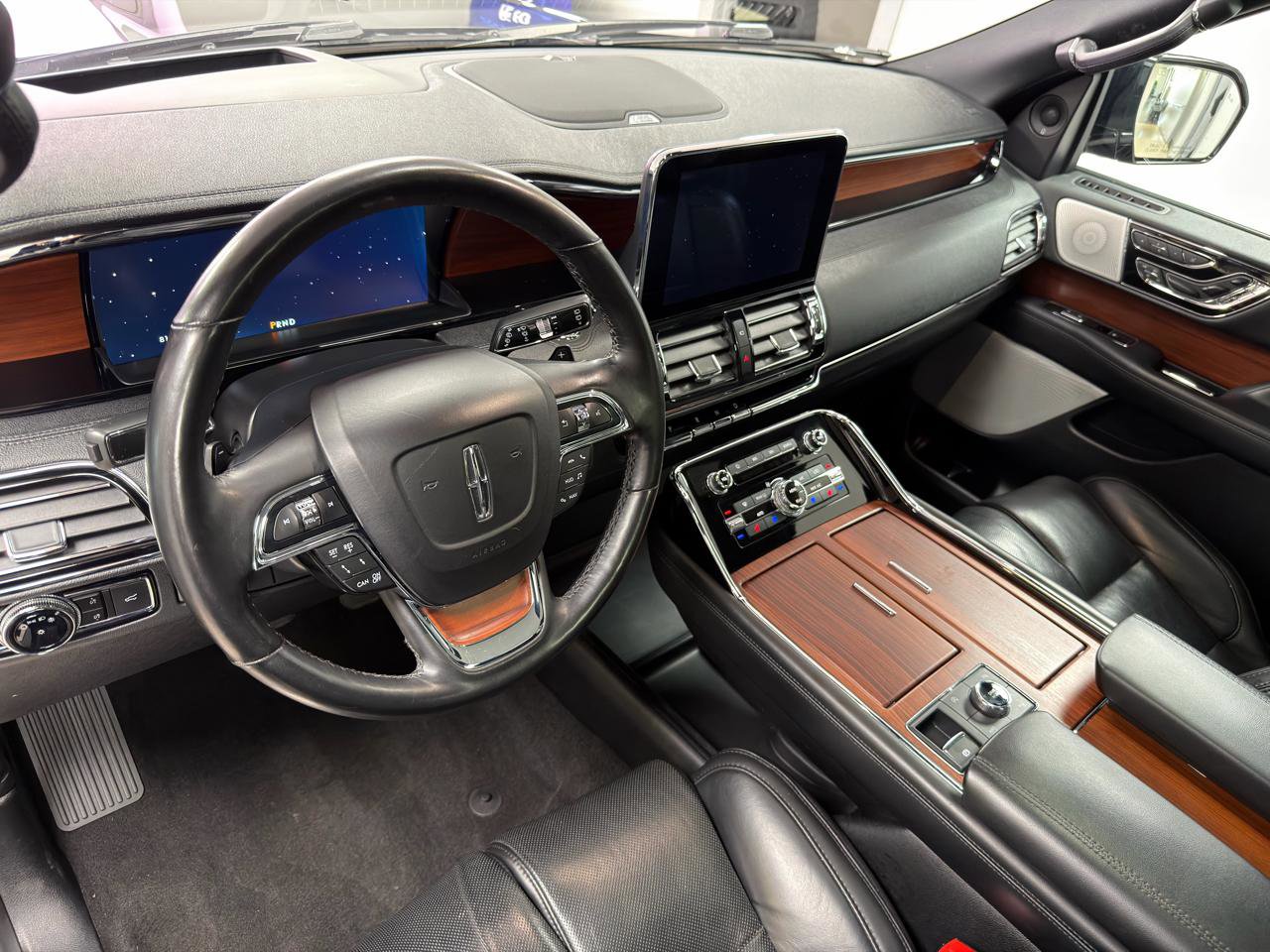 Used 2020 Lincoln Navigator Reserve w/ Luxury Package AWD/4WD image 27