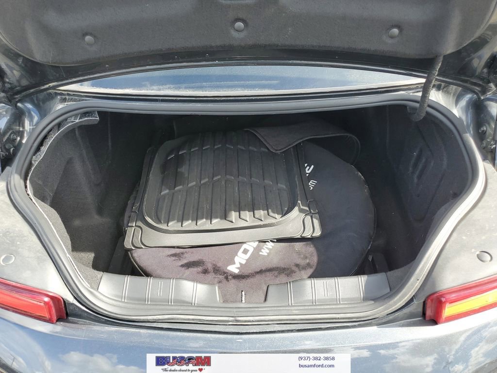 Used 2018 Chevrolet Camaro SS RWD image 28