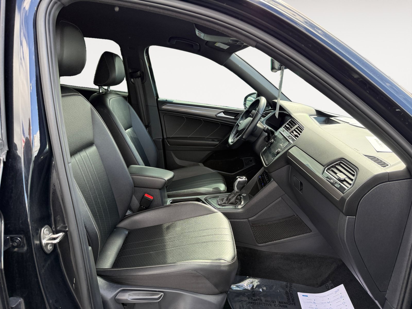 Certified 2022 Volkswagen Tiguan SE R-Line FWD image 19