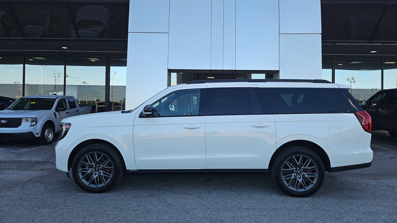 Used 2025 Ford Expedition Max Platinum w/ Stealth Performance Package AWD/4WD image 2