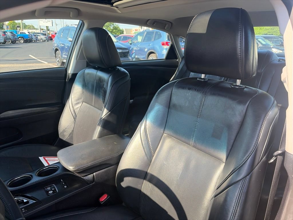 Used 2015 Toyota Avalon Limited w/ Technology Package FWD image 16