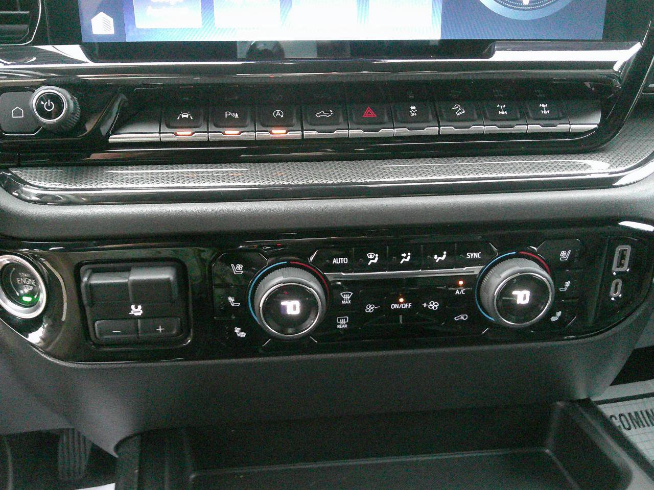 Used 2022 Chevrolet Silverado 1500 ZR2 w/ Technology Package image 22