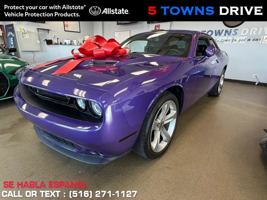Used 2018 Dodge Challenger SXT w/ Super Sport Group (SS/T) RWD image 1