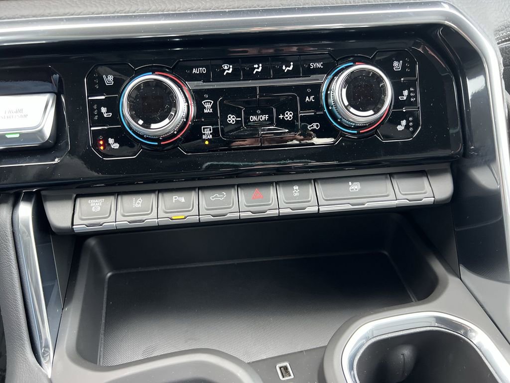 New 2026 GMC Sierra 3500 Denali w/ Denali Reserve Package image 11