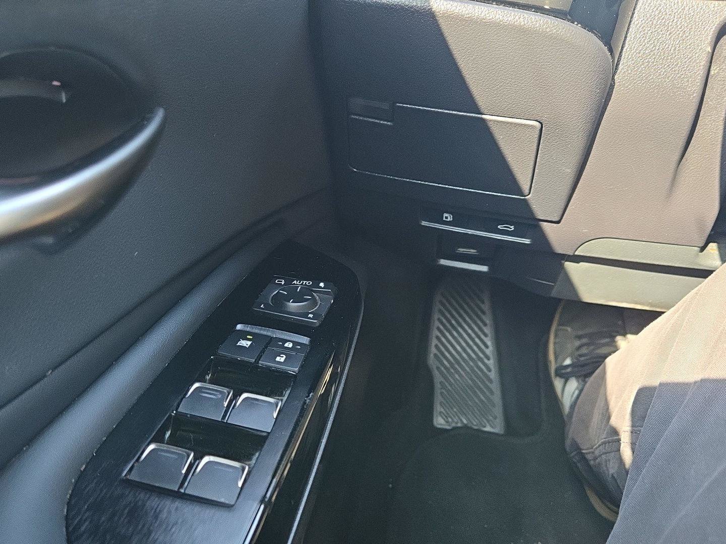 Used 2023 Lexus ES 350 w/ Premium Package FWD image 21