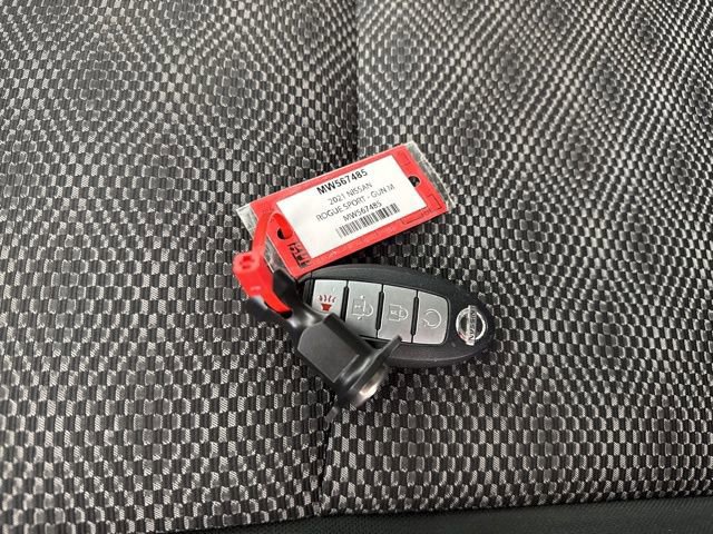 Used 2021 Nissan Rogue Sport SV image 29