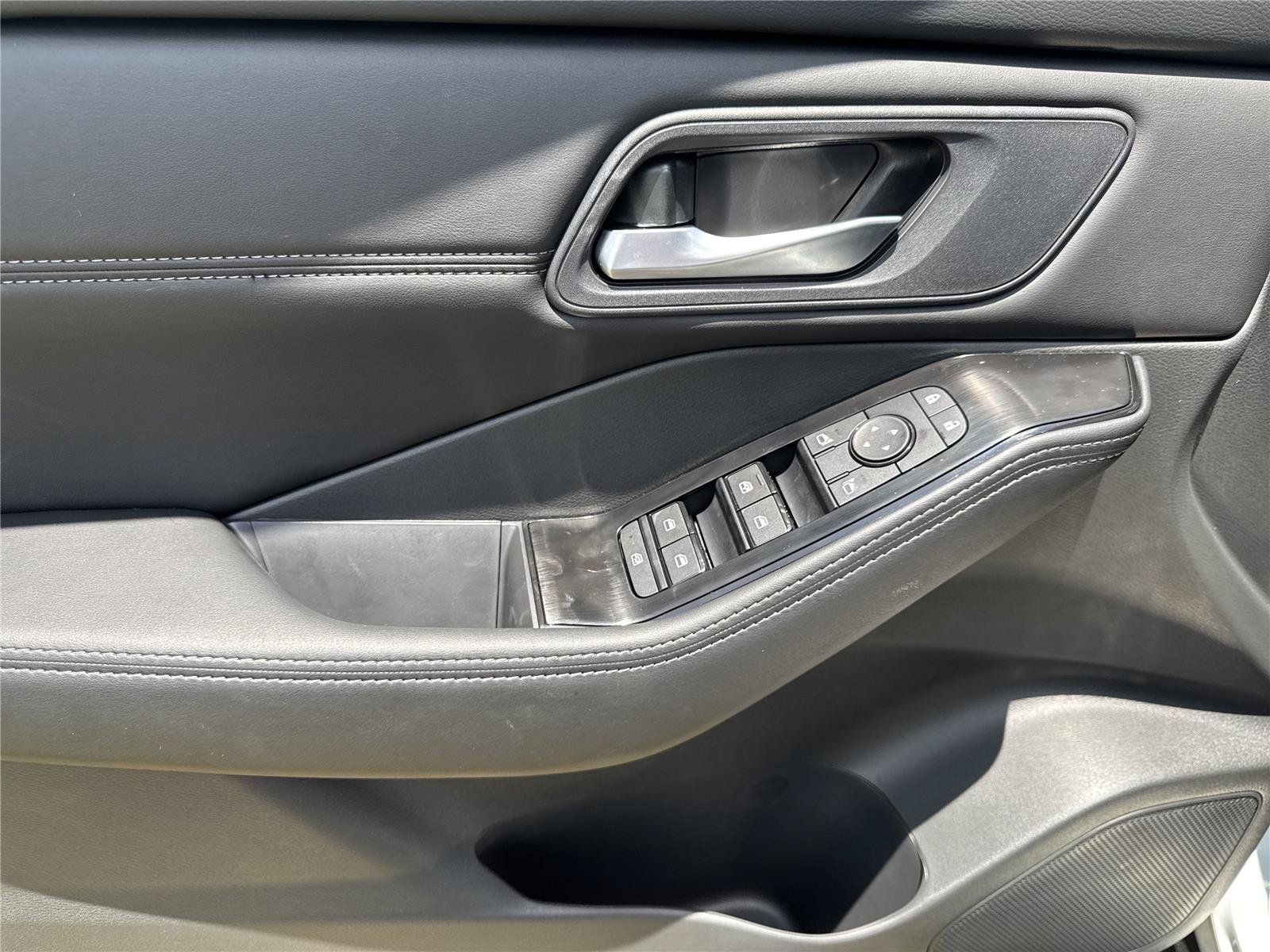 New 2026 Nissan Rogue Dark Armor FWD image 17