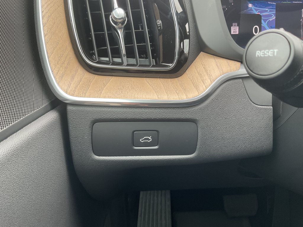 New 2027 Volvo XC60 B5 Core AWD/4WD image 30