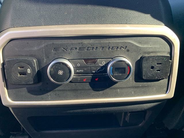 Used 2022 Ford Expedition Max Limited image 19