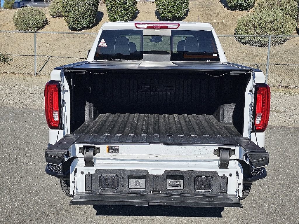 Used 2025 GMC Sierra 1500 AT4X image 11