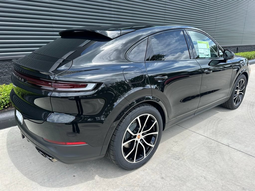 Used 2026 Porsche Cayenne E-Hybrid Coupe AWD/4WD image 9