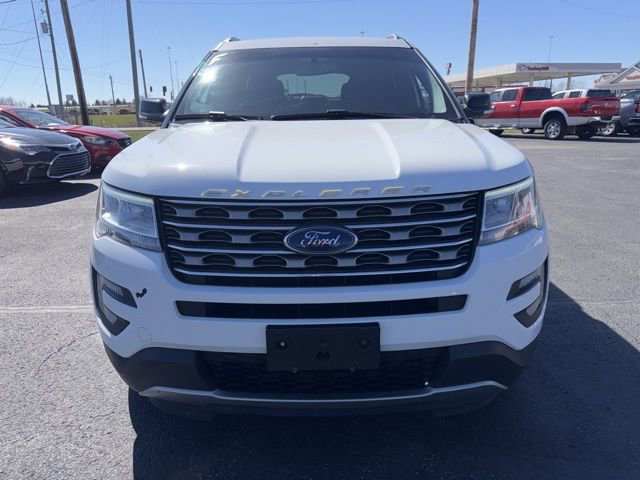 Used 2017 Ford Explorer XLT w/ Equipment Group 201A image 2