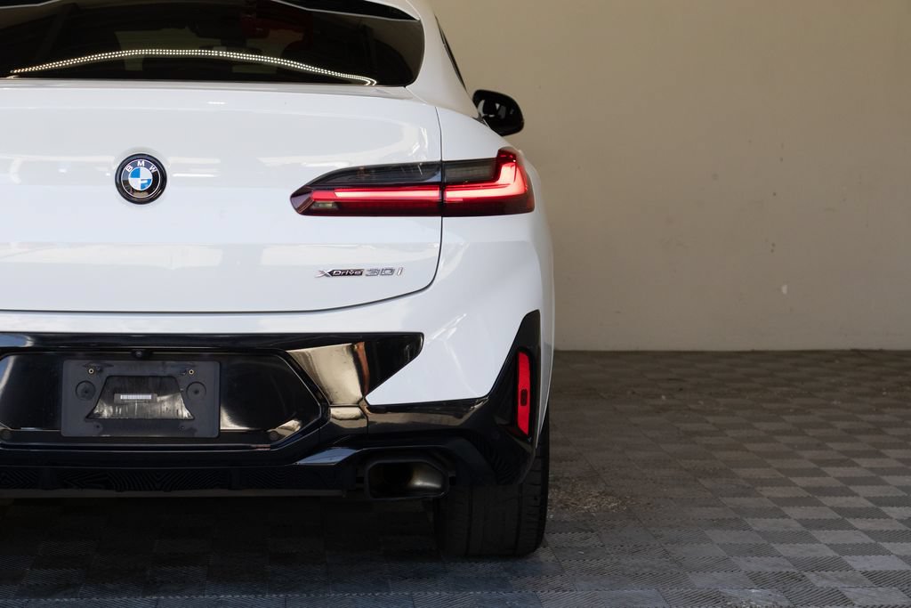 Used 2023 BMW X4 xDrive30i w/ M Sport Package AWD/4WD image 12