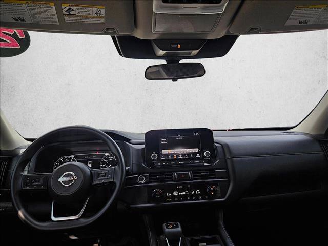 Used 2024 Nissan Pathfinder S FWD image 12