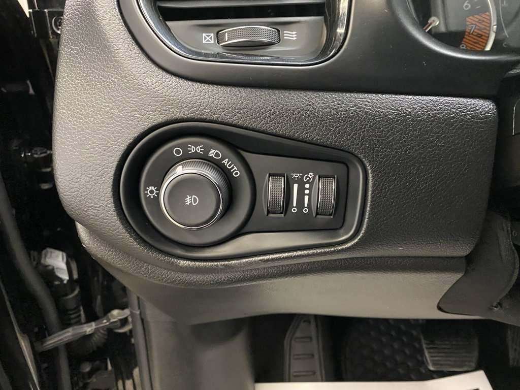 Used 2020 Jeep Renegade Altitude image 24