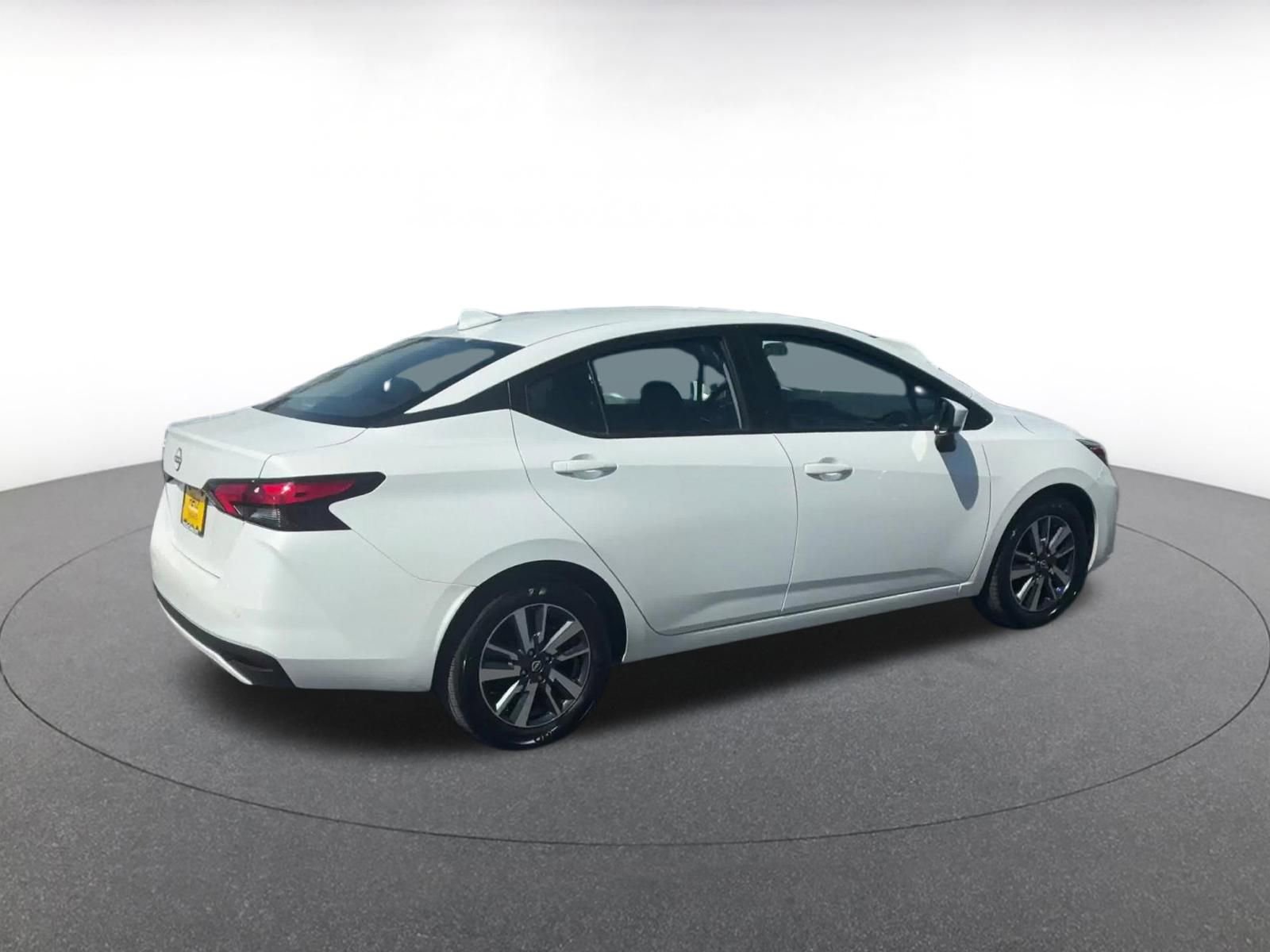 Used 2025 Nissan Versa SV image 15