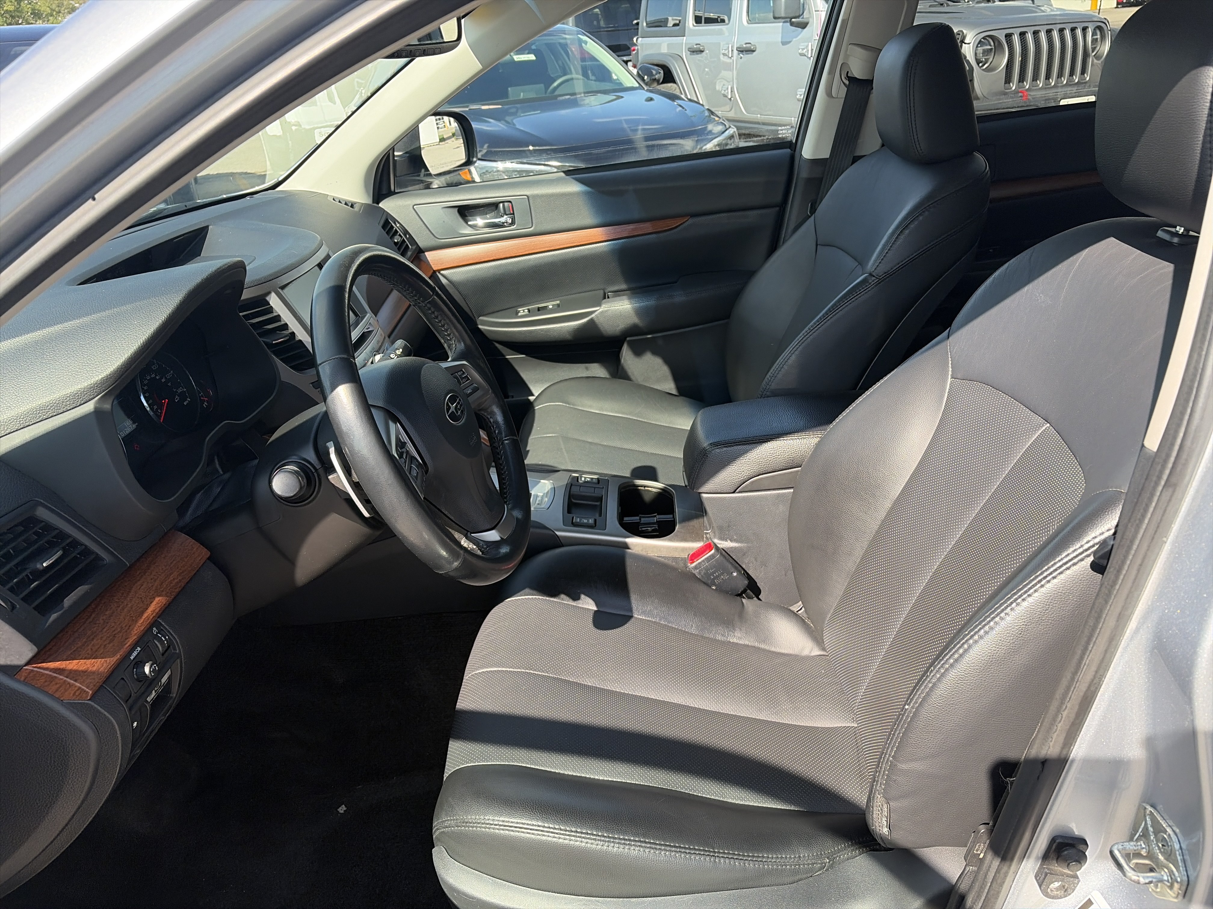 Used 2014 Subaru Outback 2.5i Limited AWD/4WD image 17