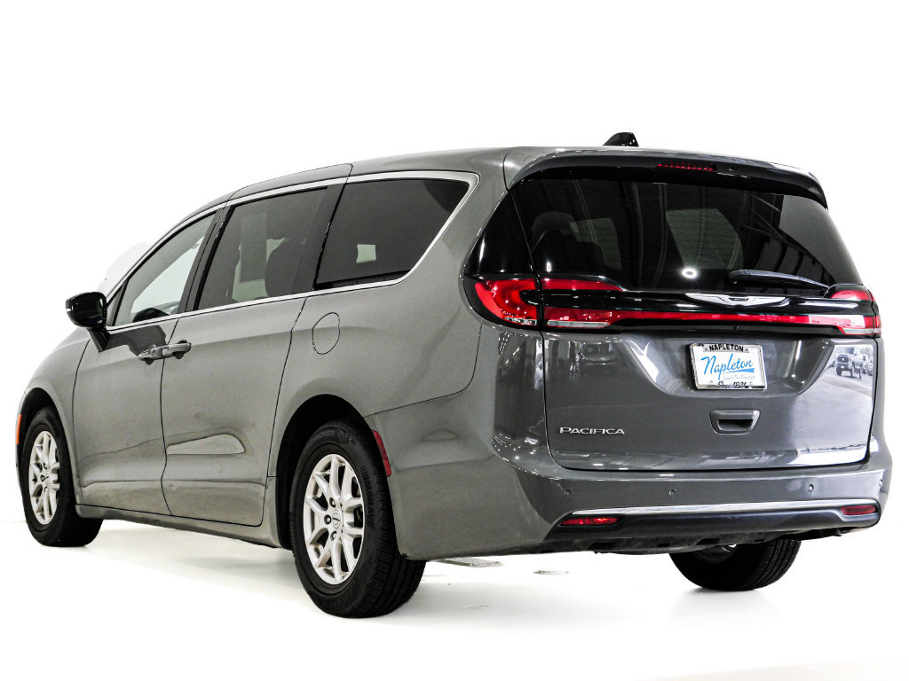 Used 2025 Chrysler Pacifica Select FWD image 8