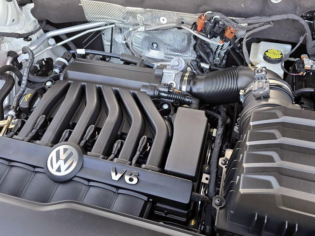 Used 2023 Volkswagen Atlas Cross Sport SE w/ Panoramic Sunroof Package image 9