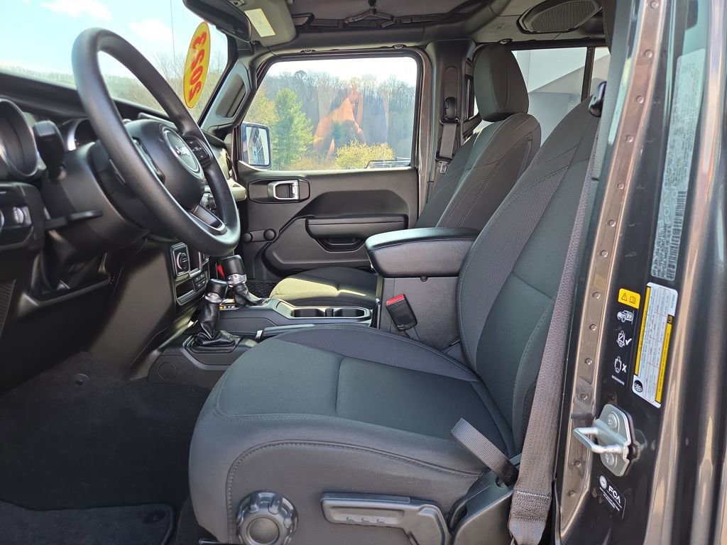Used 2023 Jeep Gladiator Sport w/ Off Road Group image 13