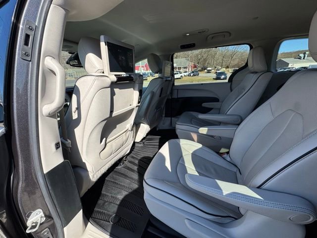 Used 2018 Chrysler Pacifica Limited w/ Advanced Safetytec Group image 11