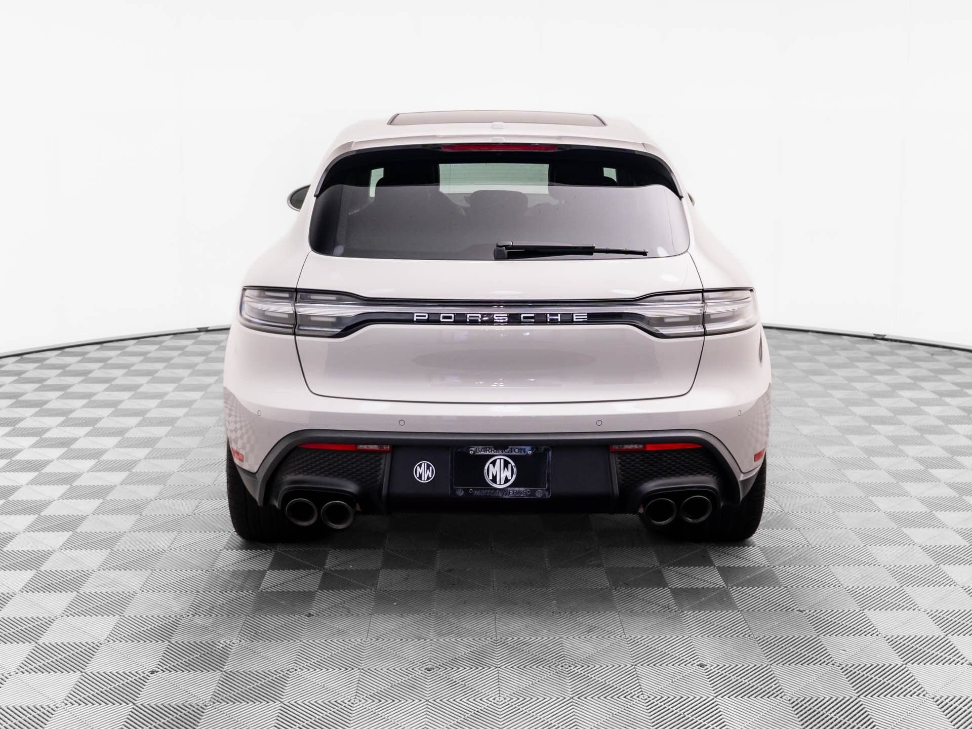 Certified 2023 Porsche Macan AWD/4WD image 10