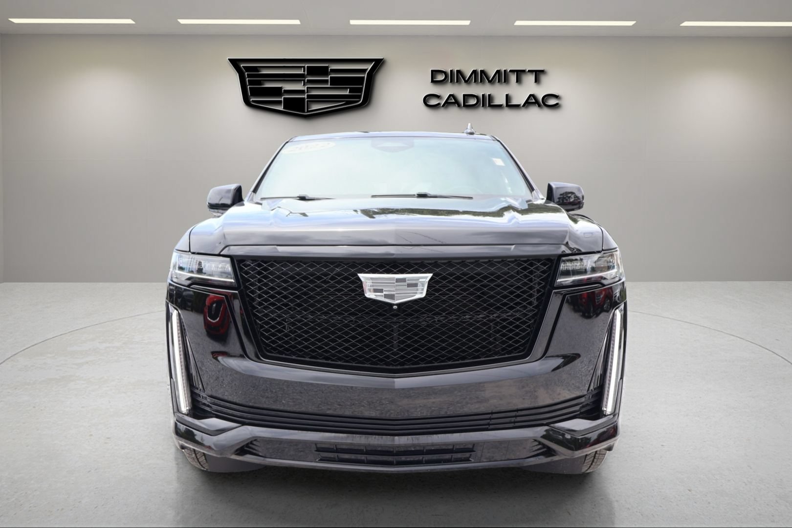 Certified 2022 Cadillac Escalade Luxury RWD image 2