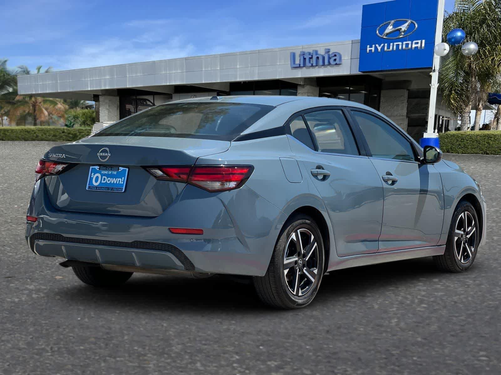 Used 2025 Nissan Sentra SV FWD image 3