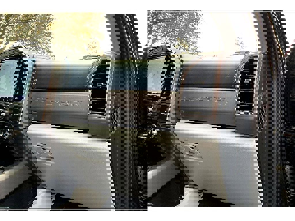 Used 2022 Ford F350 Limited image 18