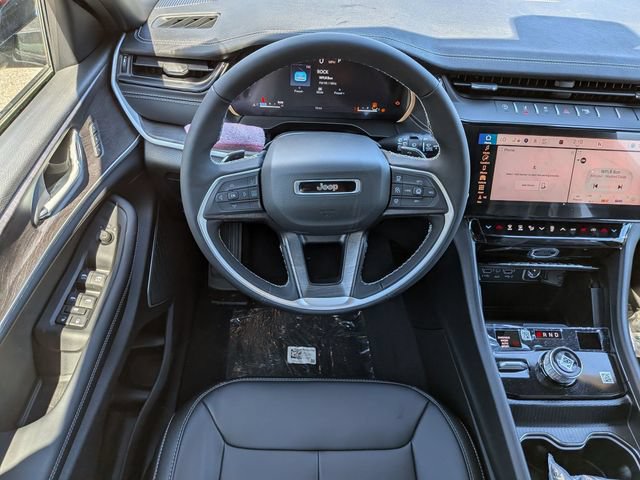 New 2026 Jeep Grand Cherokee L Limited w/ Limited Altitude Package AWD/4WD image 16