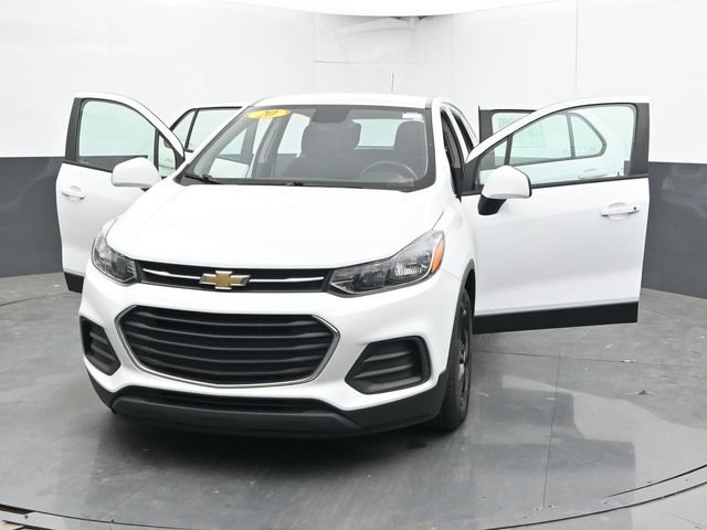 Used 2020 Chevrolet Trax LS FWD image 30