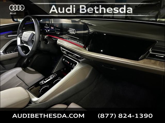 Used 2025 Audi Q5 Premium Plus w/ Premium Plus AWD/4WD image 11