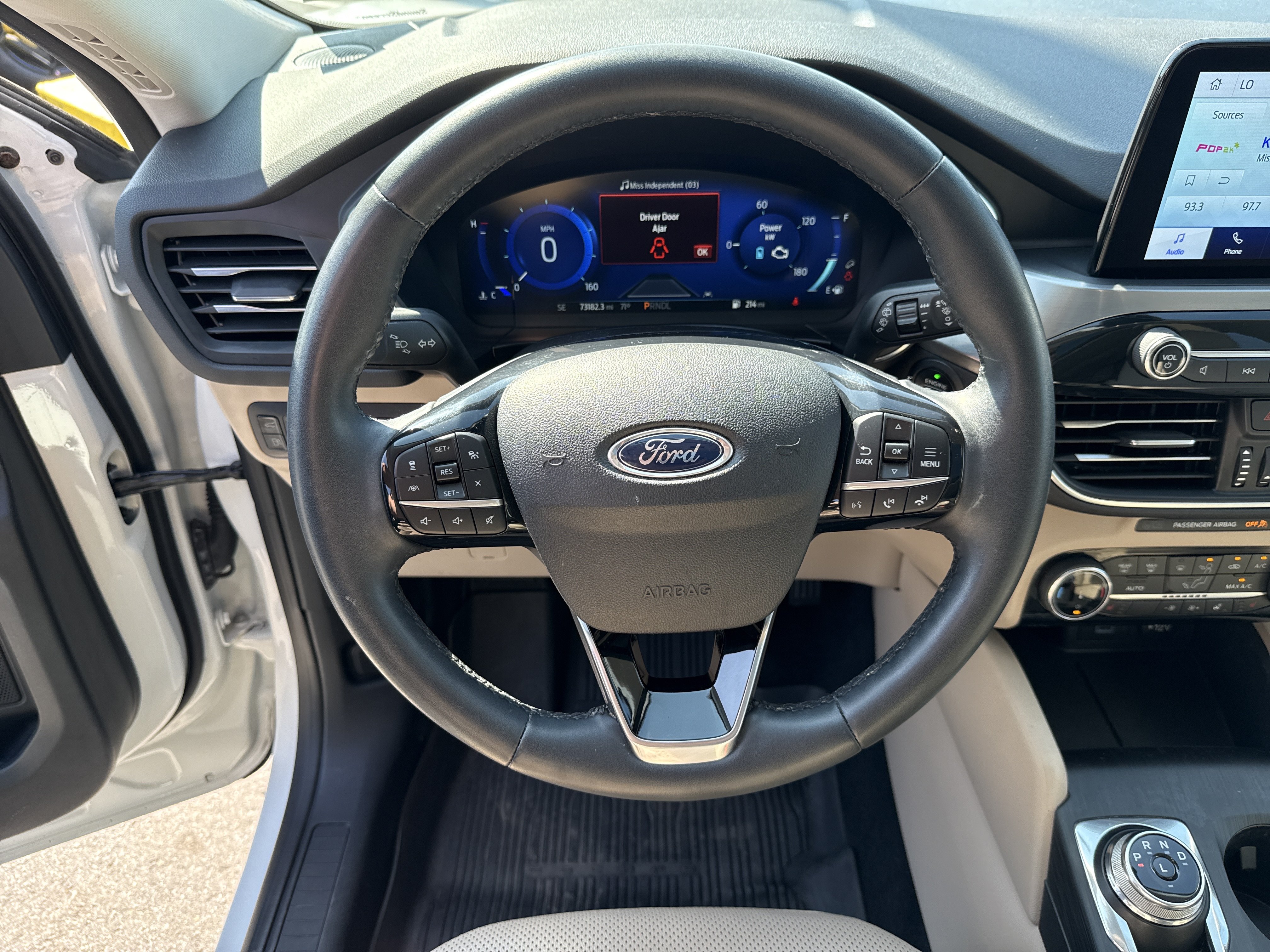 Used 2022 Ford Escape Titanium AWD/4WD image 17
