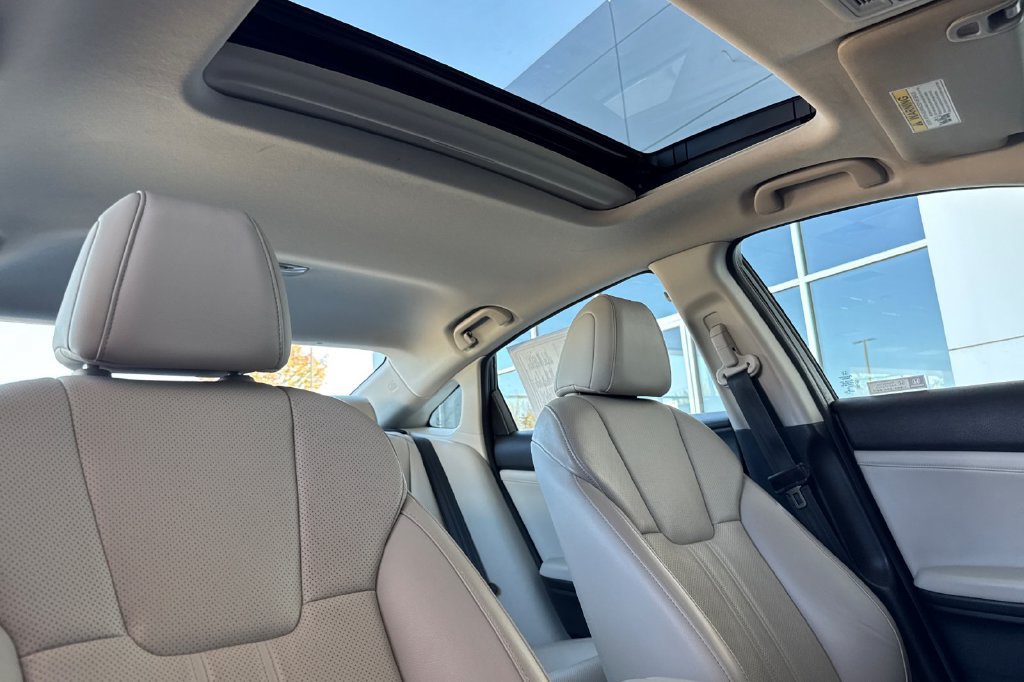 Used 2020 Honda Insight Touring image 18