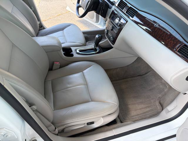 Used 2013 Chevrolet Impala LTZ FWD image 18