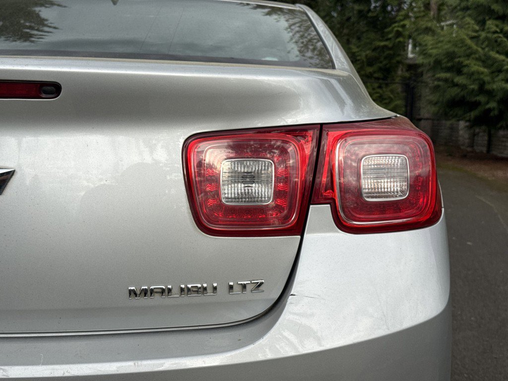 Used 2016 Chevrolet Malibu LTZ FWD image 33