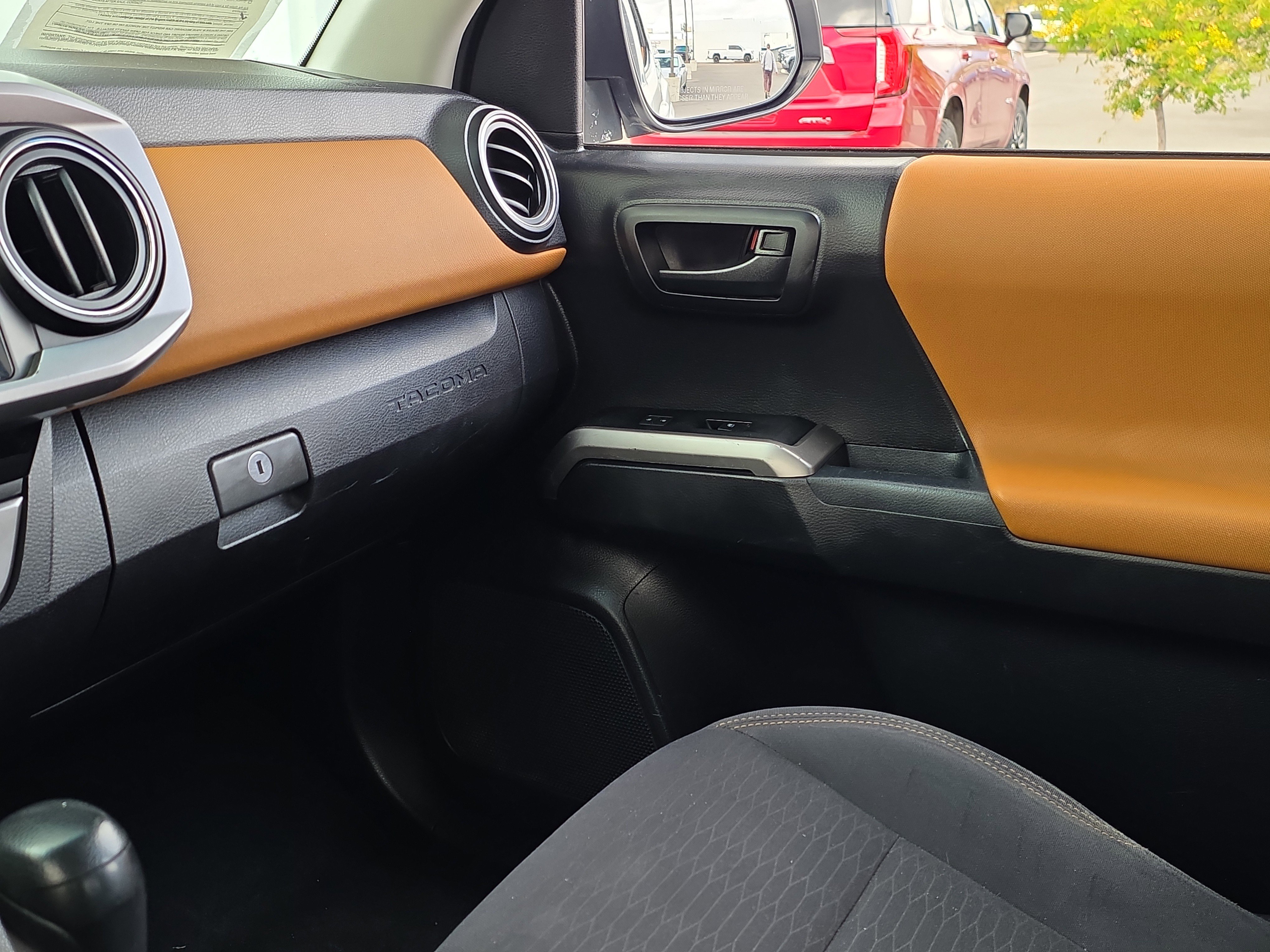 Used 2017 Toyota Tacoma SR5 w/ Tow Package image 25