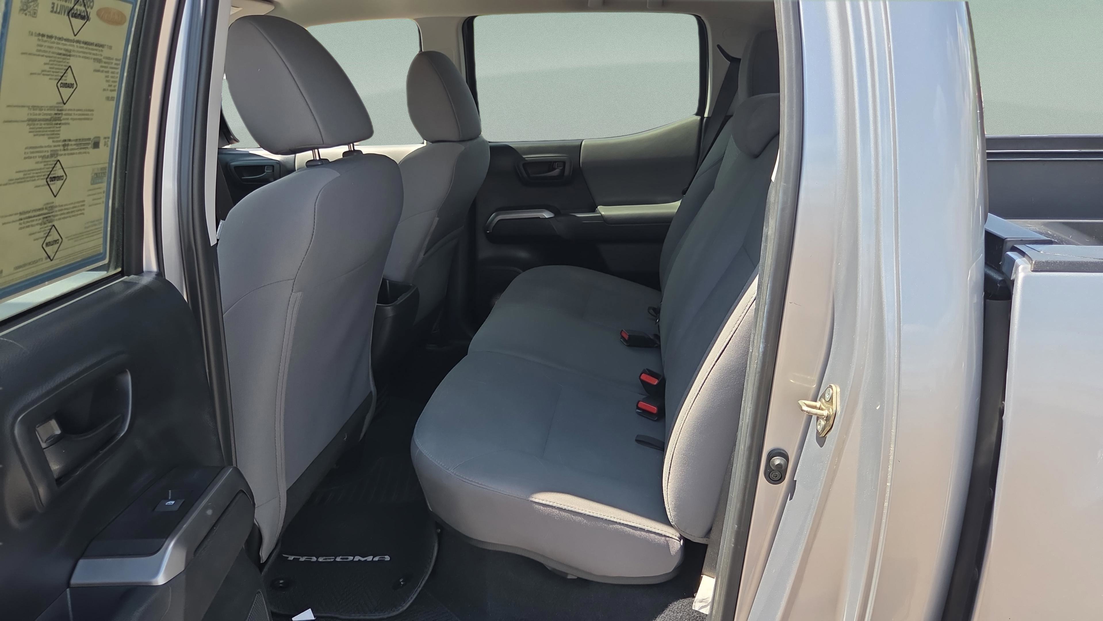 Used 2017 Toyota Tacoma SR5 w/ Tow Package RWD image 10