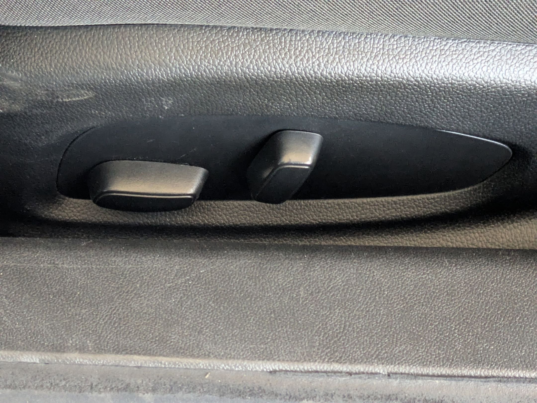 Used 2022 Chevrolet Camaro LT image 21