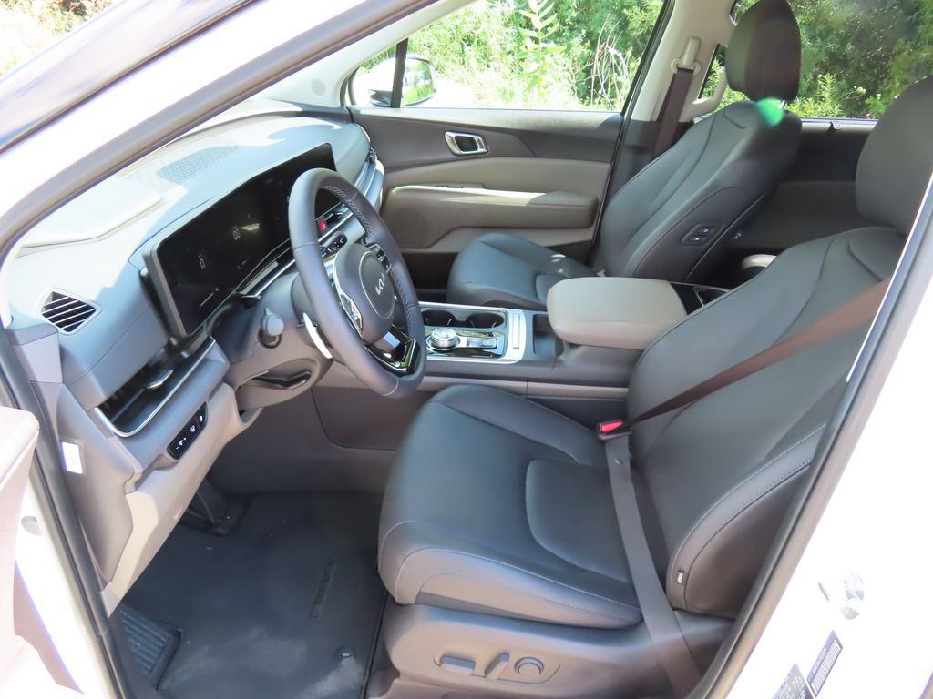 Certified 2026 Kia Carnival EX FWD image 29