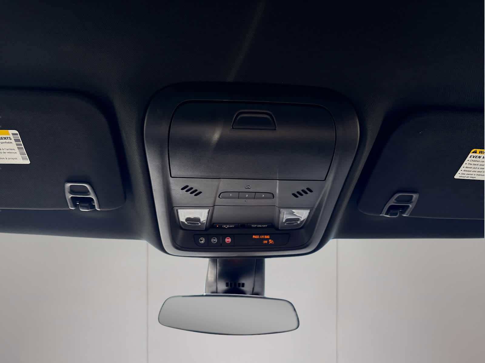 Used 2025 Cadillac XT5 Luxury w/ LPO, Premium Carpet Package image 19