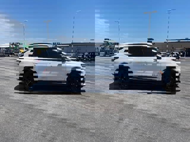 New 2025 Chevrolet Equinox EV RS image 4