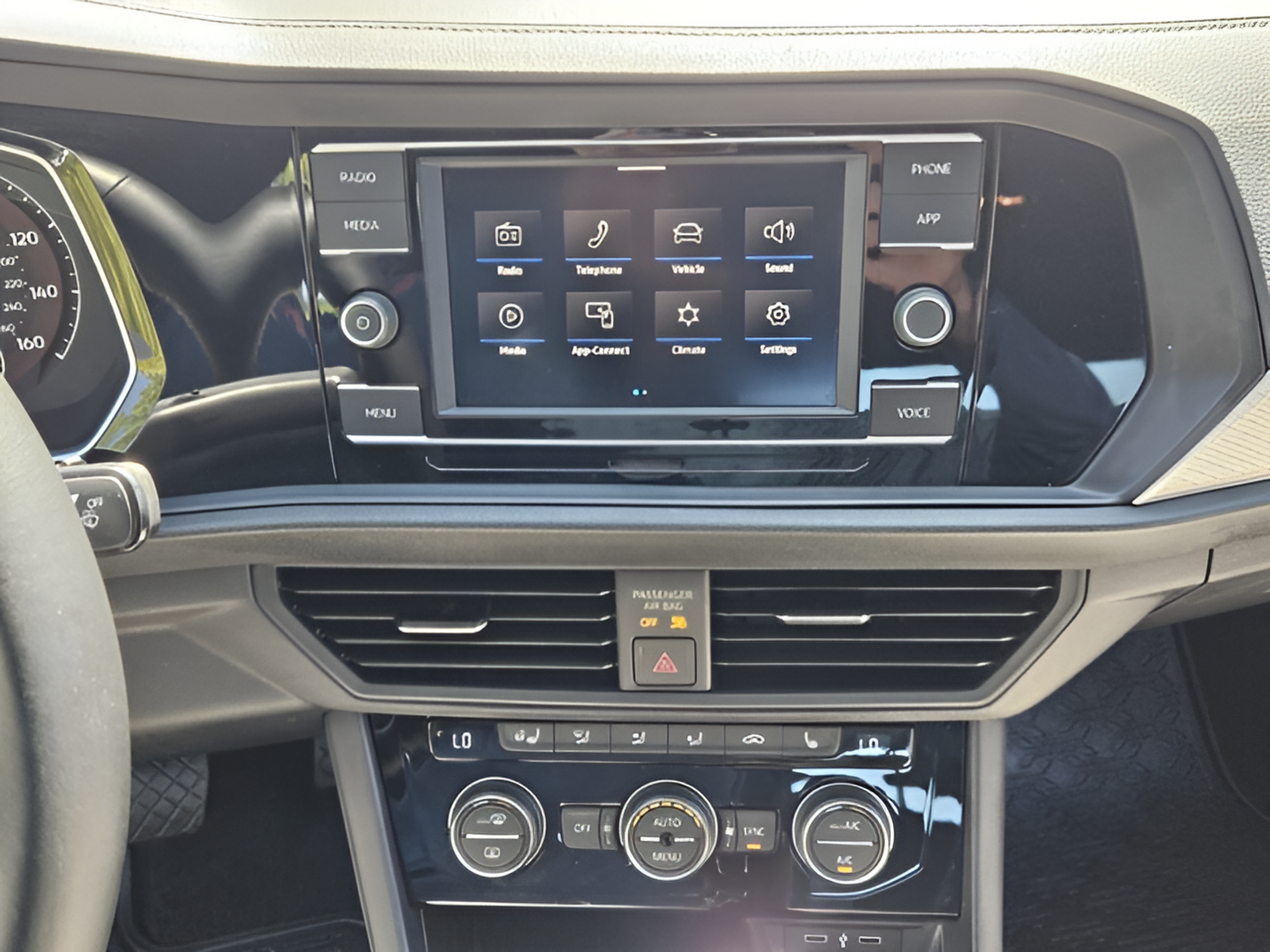 Used 2020 Volkswagen Jetta R-Line w/ R-Line Cold Weather Package FWD image 18