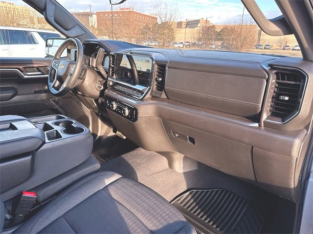 Used 2023 Chevrolet Silverado 1500 LT image 27