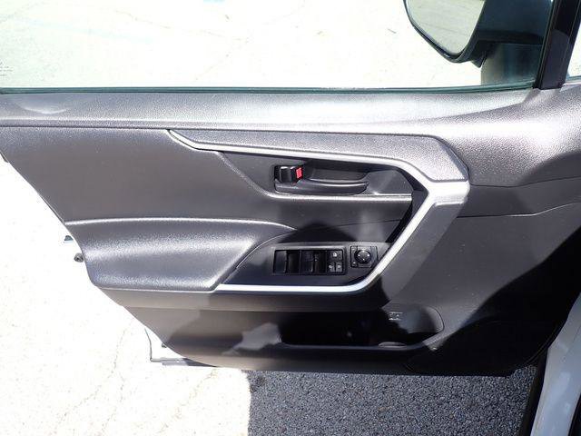 Certified 2022 Toyota RAV4 LE w/ Carpet Mat Package (TMS) FWD image 20