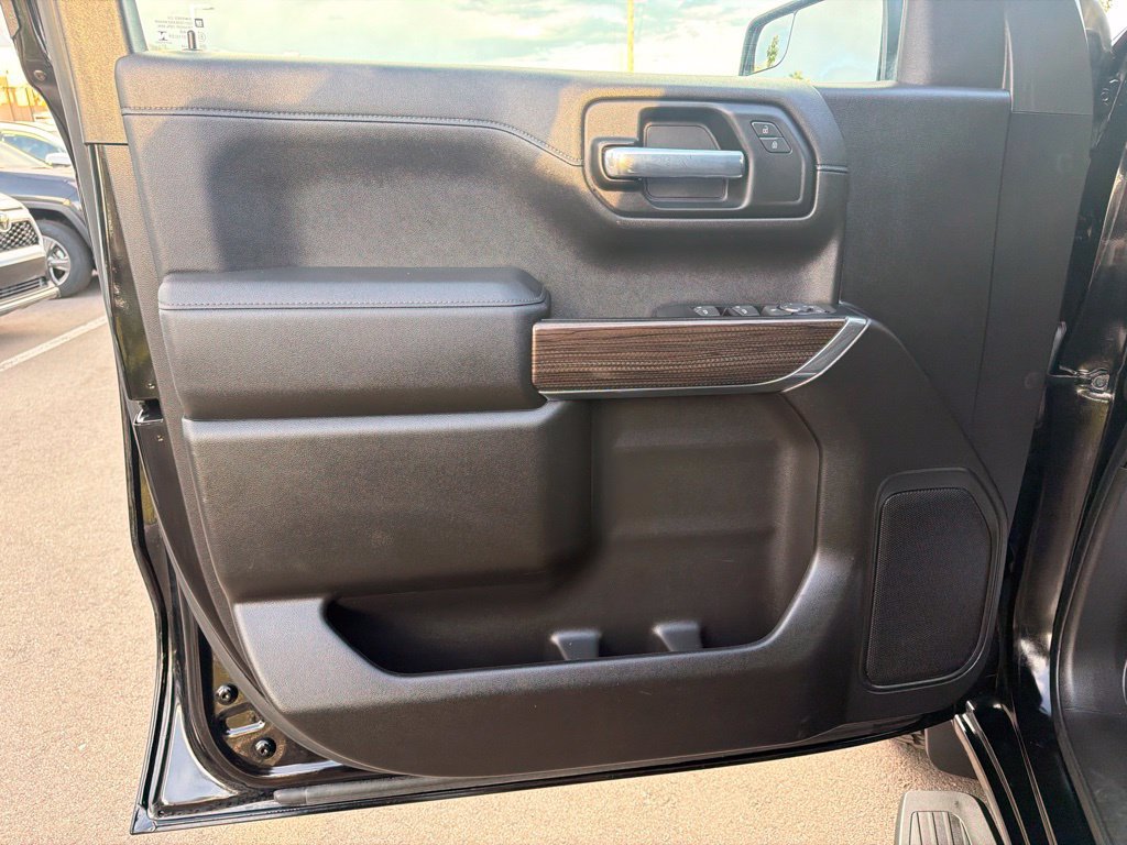 Used 2022 Chevrolet Silverado 1500 LT AWD/4WD image 22