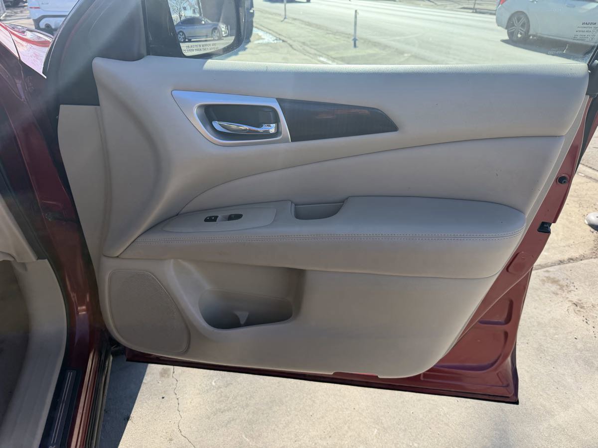 Used 2014 Nissan Pathfinder SL w/ SL Premium Package image 23